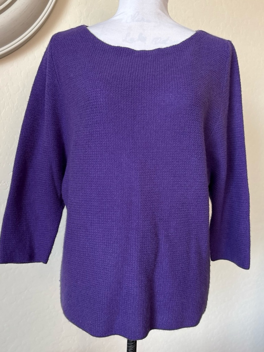 Nordstrom women’s 100% cashmere purple 3/4 sleeves sweater. M